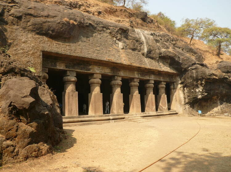  महादेवाची विविध रूपे असलेली घारापुरी, एलिफंटा लेणी भाविकांसाठी सोमवारी खुली ठेवाखासदार श्रीरंग बारणे यांची केंद्रीय पर्यटन मंत्र्यांकडे मागणी