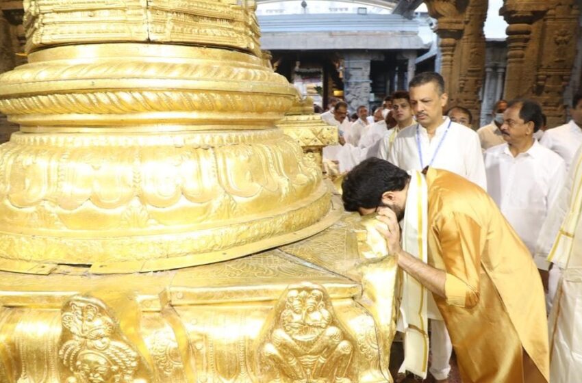  नवी मुंबईत व्यंकटेश्वराच्या मंदिरासाठी जमीन देण्याचे पत्र आदित्य ठाकरे यांनी केले तिरुपती देवस्थानास सुपूर्द