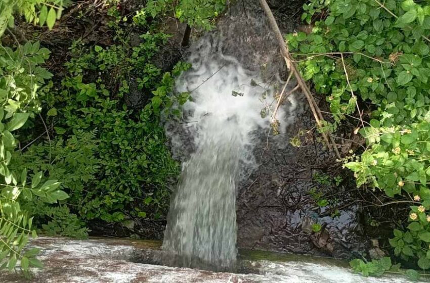  राजगुरुनगर नगरपरिषदेची जलवाहिनी फुटून लाखो लिटर पाण्याचा अपव्यय